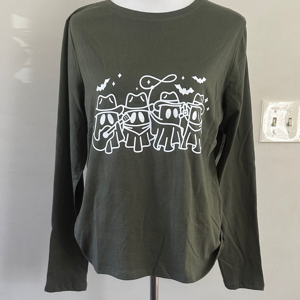 Green Long Sleeve Shirt with Graphic Print